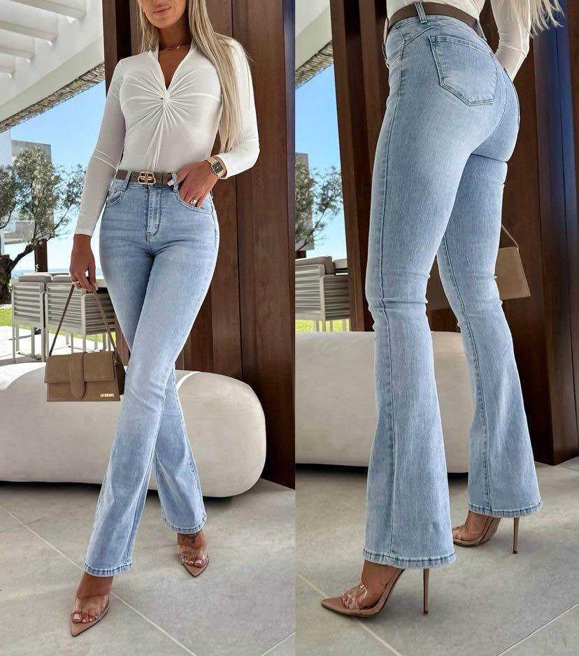 Light Flair Jeans