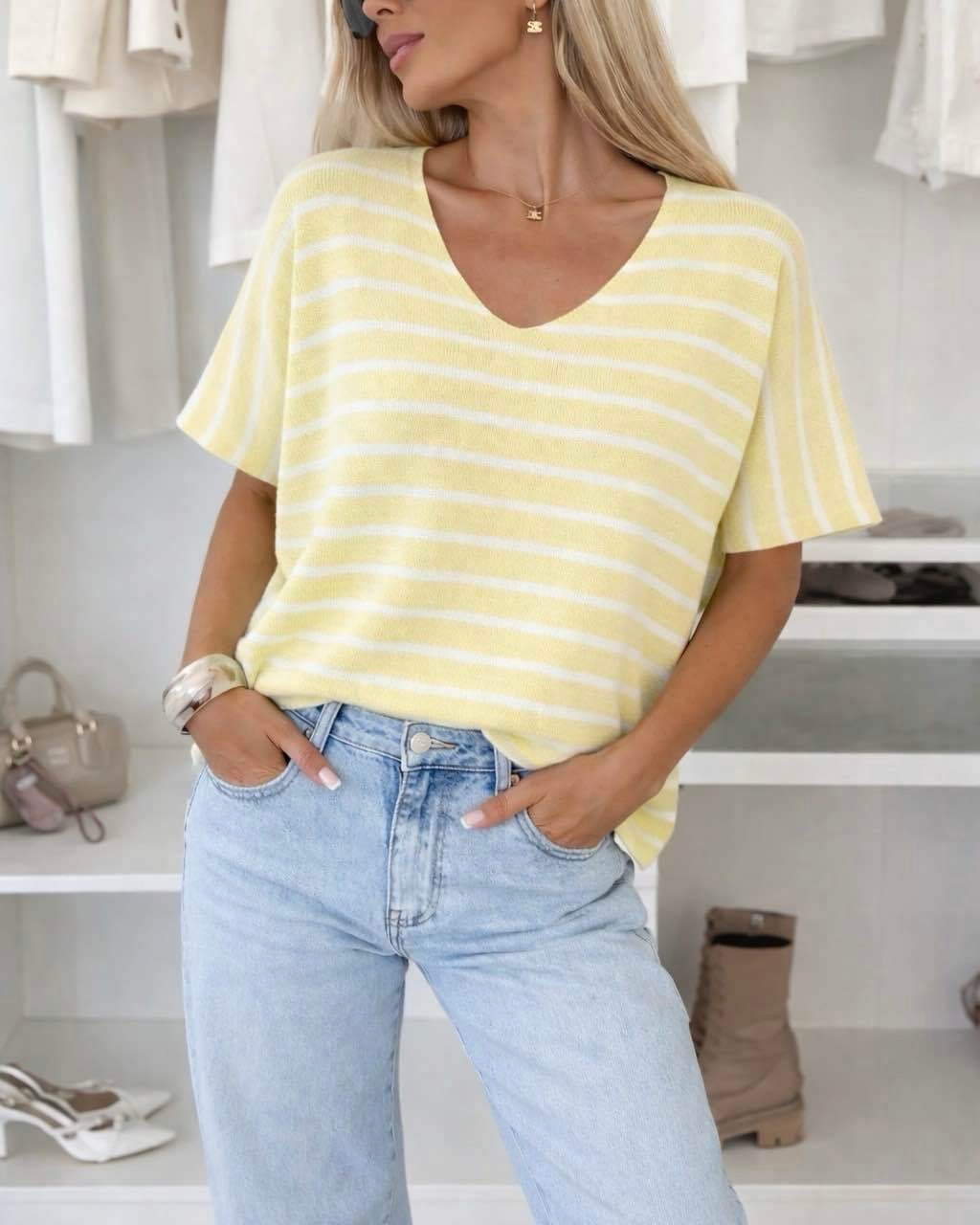 Oversized Streep Shirt met V-hals